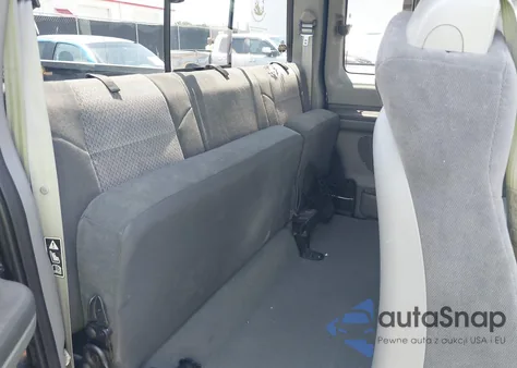 2002 Ford F-250 Lariat/Xl/Xlt z USA, uszkodzony, nr VIN 1FTNX21F72EC13520